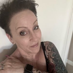 Meet your Posher, Lora